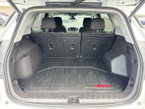 Certified 2024 GMC Terrain SLE w/ Driver Convenience Package FWD image 23