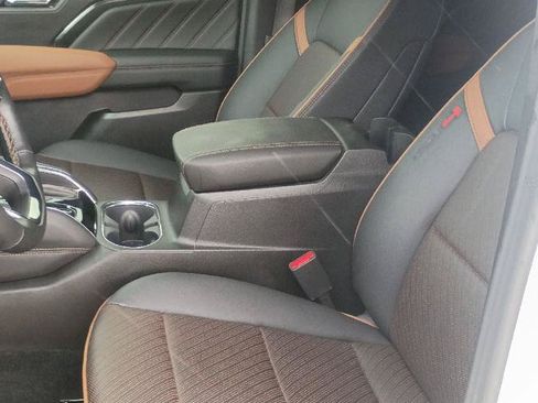 Used 2026 GMC Canyon AT4 w/ AT4 Premium Package AWD/4WD image 10