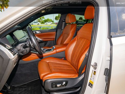 Used 2022 BMW X6 M50i w/ Executive Package AWD/4WD image 16