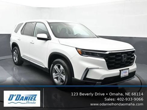 Used 2025 Honda Pilot EX-L image 8