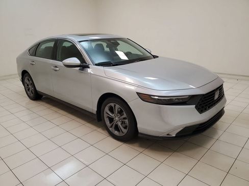 Certified 2024 Honda Accord EX image 25
