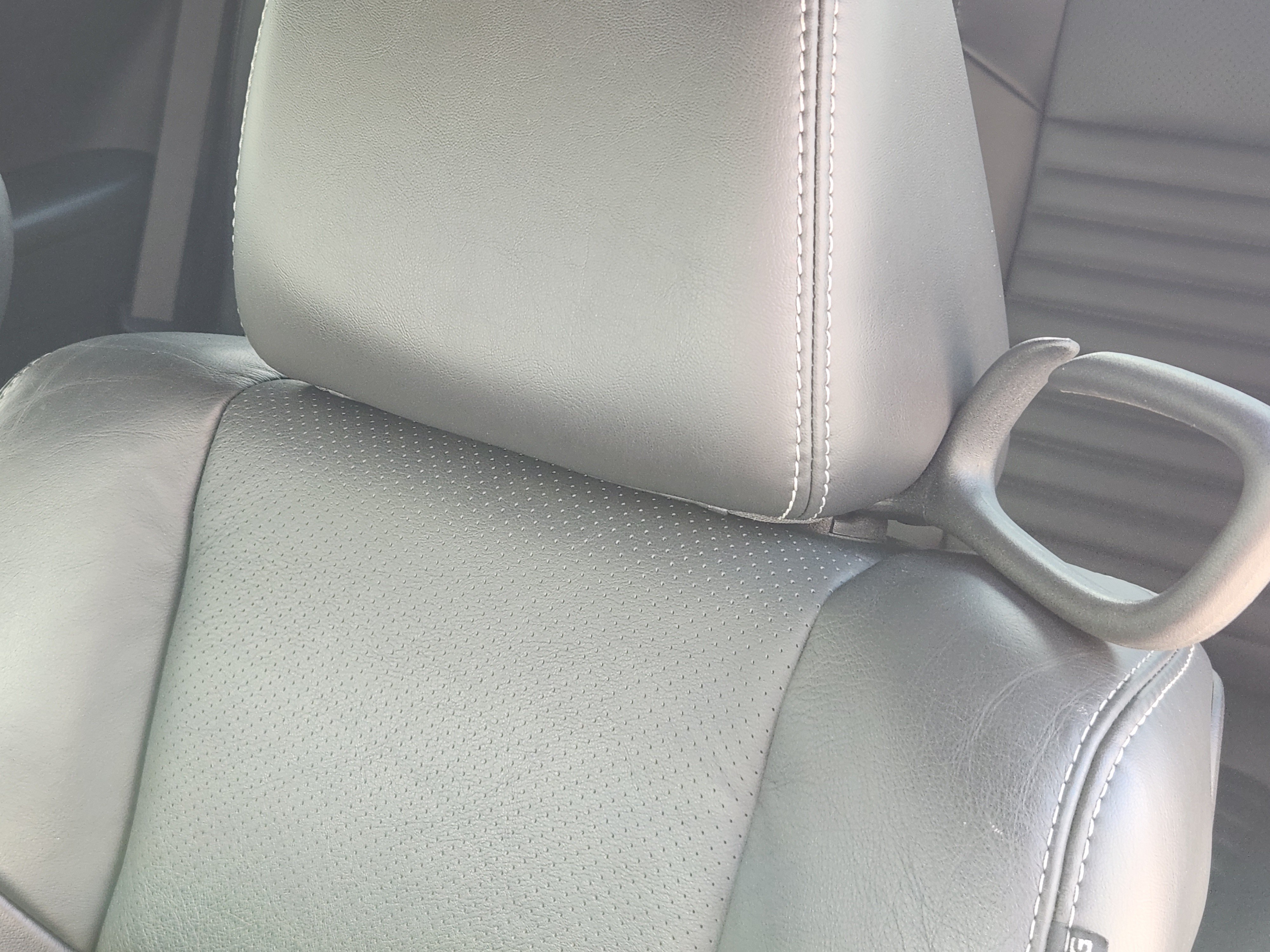 Used 2013 Dodge Challenger R/T RWD image 16