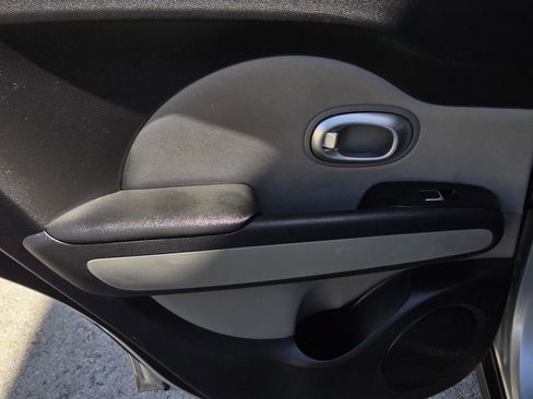 Used 2019 Kia Soul FWD image 10