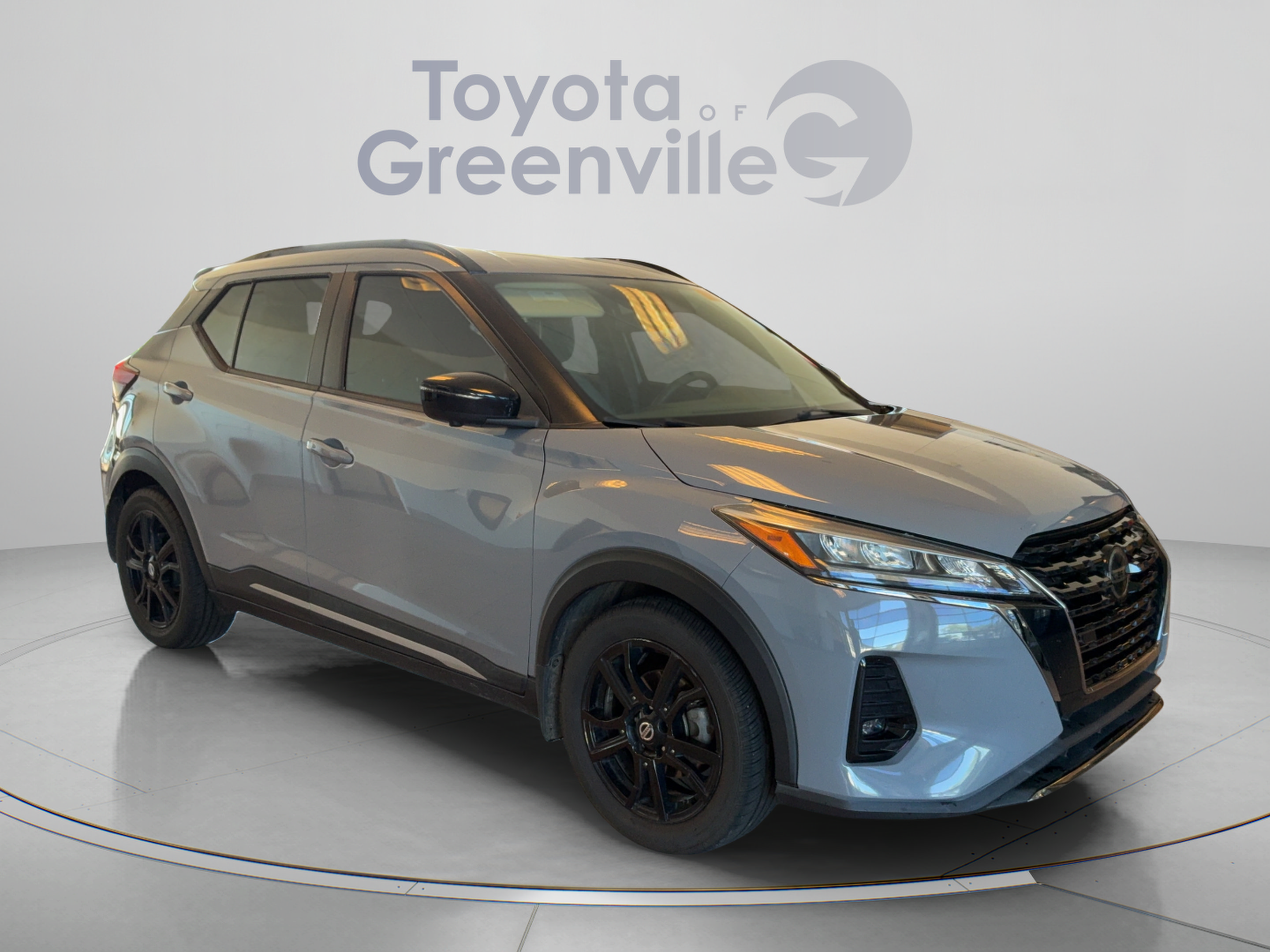 Used 2021 Nissan Kicks SR w/ SR Premium Package FWD image 8