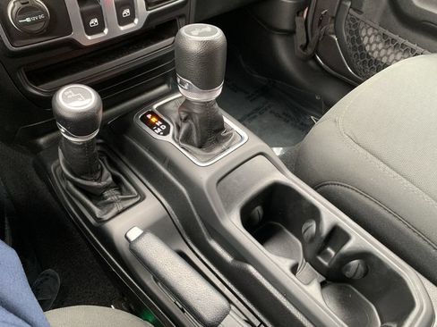Used 2020 Jeep Wrangler Sport AWD/4WD image 44
