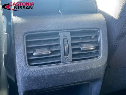 Used 2021 Nissan Rogue S FWD image 32