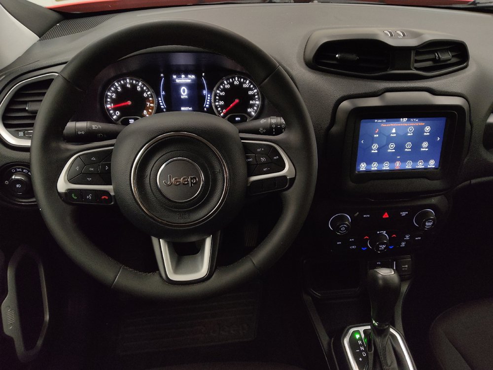 Used 2020 Jeep Renegade Latitude FWD image 22