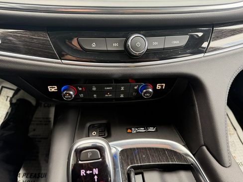 Used 2021 Buick Enclave Avenir w/ Avenir Technology Package image 18