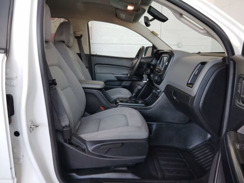 Used 2018 Chevrolet Colorado W/T w/ WT Convenience Package AWD/4WD image 12