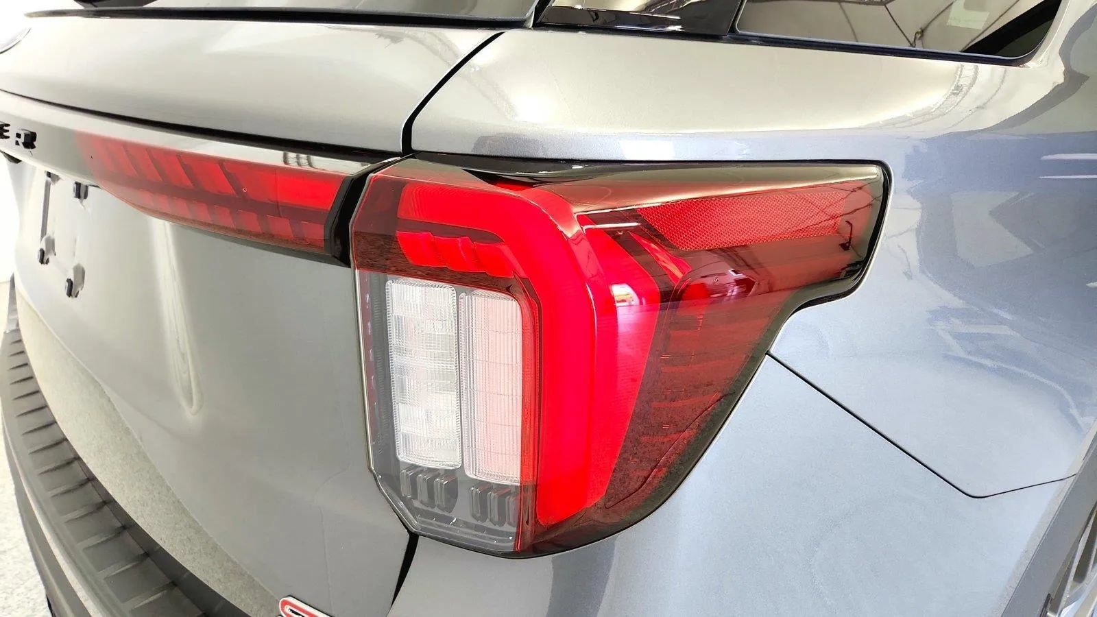 Used 2025 Ford Explorer ST w/ Sun And Sound Package RWD image 34