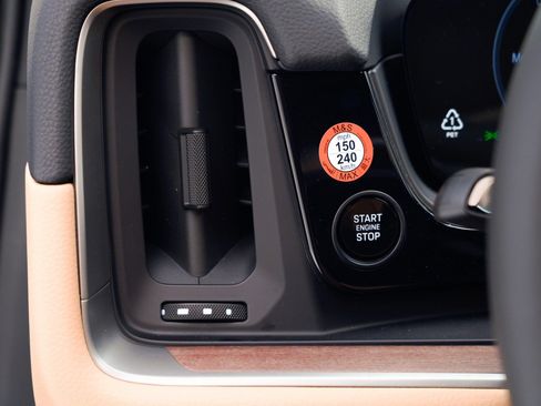 New 2026 Porsche Cayenne image 30