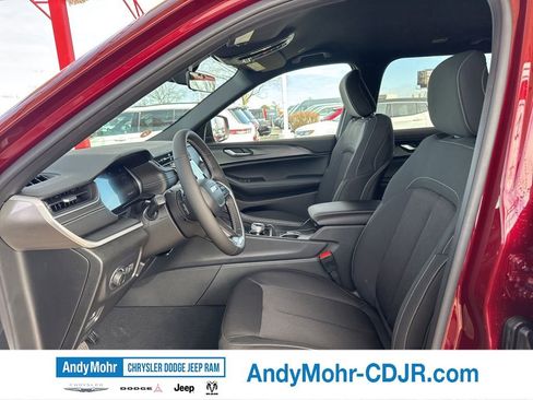 New 2025 Jeep Grand Cherokee L Laredo w/ Luxury Tech Group I AWD/4WD image 4