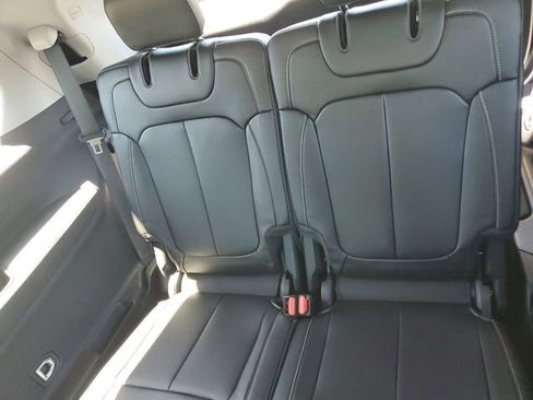 Used 2023 Jeep Grand Cherokee L Limited AWD/4WD image 11