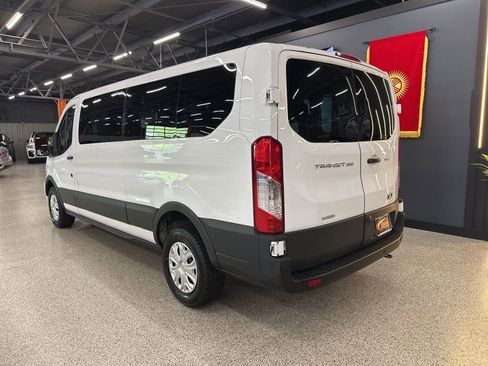 Used 2023 Ford Transit 350 XLT image 4