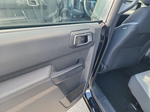 New 2025 Ford Bronco 4-Door image 16