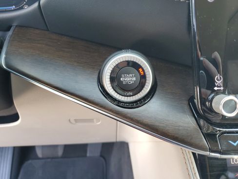 Used 2023 Jeep Grand Wagoneer L 4WD image 19