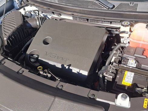 Used 2023 Chevrolet Traverse LT image 35