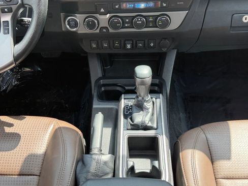 Used 2020 Toyota Tacoma Limited image 20