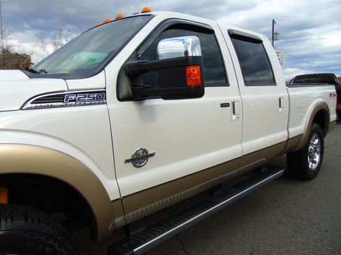 Used 2011 Ford F250 Lariat w/ Lariat Ultimate Pkg image 28