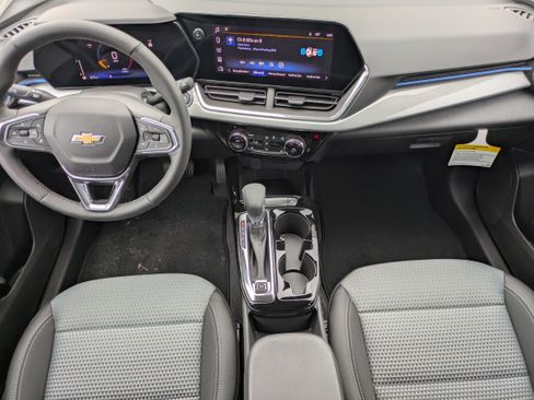 New 2025 Chevrolet Trax LT w/ Driver Confidence Package image 9