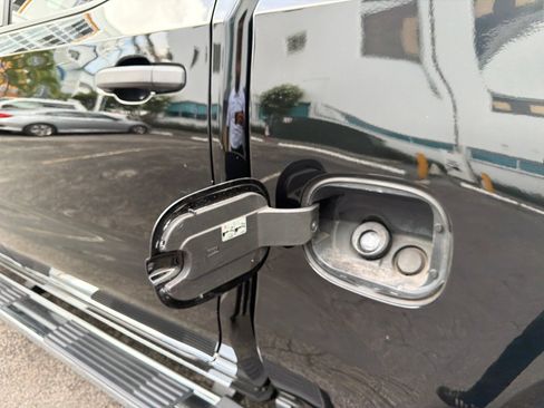 Used 2022 Chevrolet Silverado 1500 Custom RWD image 17