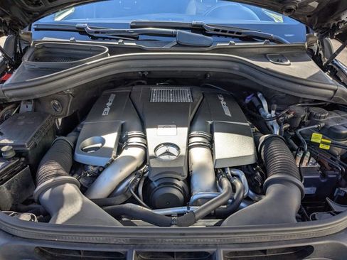 Used 2016 Mercedes-Benz GL 63 AMG 4MATIC image 29