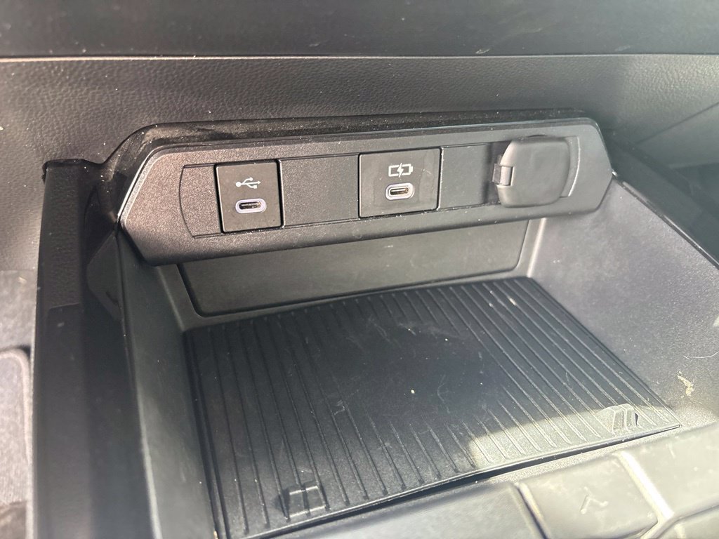 Used 2024 Toyota Prius XLE FWD image 20