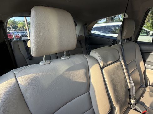 Used 2016 Honda Pilot Touring image 42