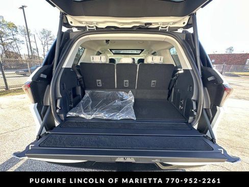 New 2026 Lincoln Navigator Reserve image 19