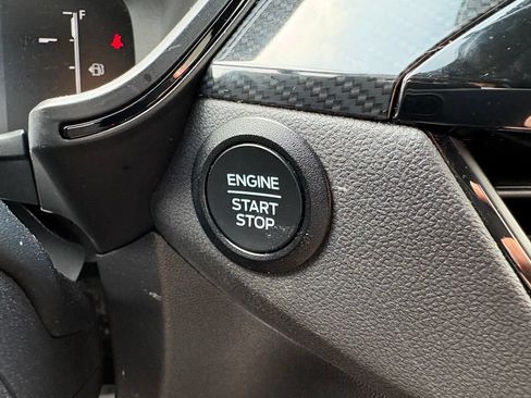 Used 2025 Ford Escape ST-Line Select AWD/4WD image 28