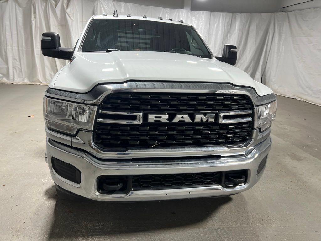 Used 2024 RAM 3500 SLT w/ Quick Order Package 2YG SLT AWD/4WD image 2