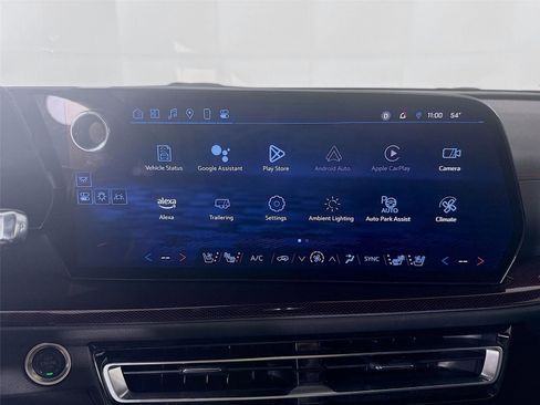 Used 2024 Chevrolet Traverse RS image 13