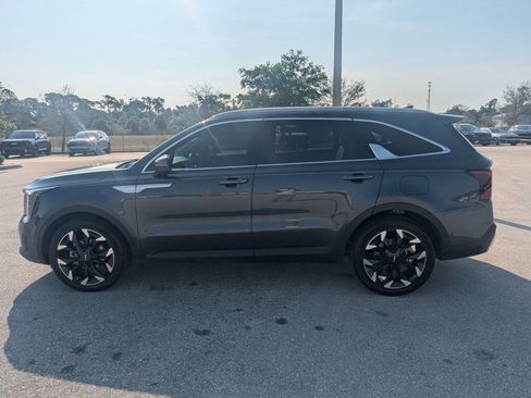 Certified 2024 Kia Sorento EX FWD image 9