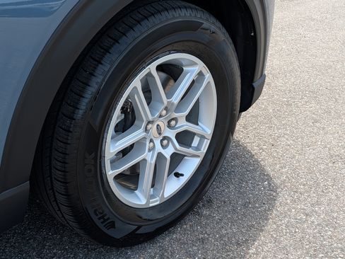 Certified 2025 Ford Explorer Active w/ Active Comfort Package RWD image 12