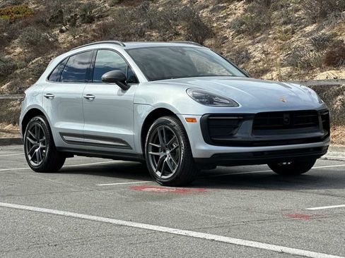 New 2025 Porsche Macan image 10