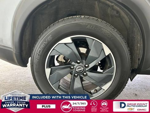 Used 2024 Nissan Rogue SV AWD/4WD image 12