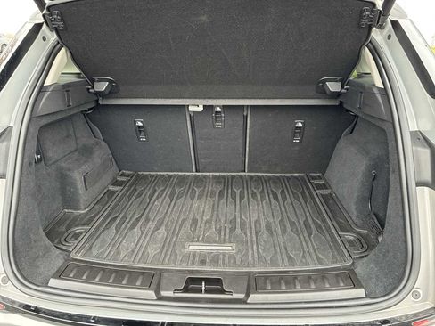 Used 2020 Land Rover Range Rover Evoque SE image 25