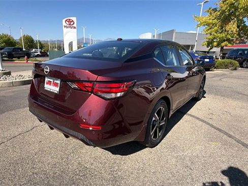 New 2025 Nissan Sentra SV w/ Trunk Package image 4
