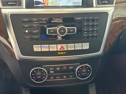 Used 2015 Mercedes-Benz GL 450 4MATIC image 7