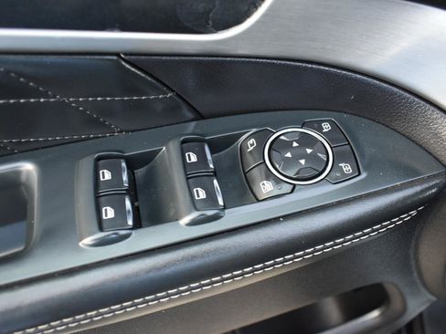 Used 2019 Ford Explorer Platinum AWD/4WD image 40