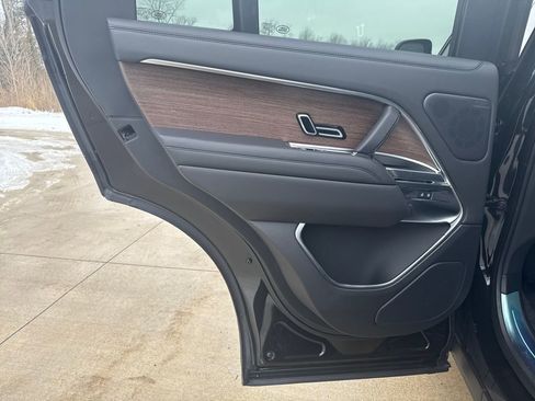 New 2026 Land Rover Range Rover SE image 13