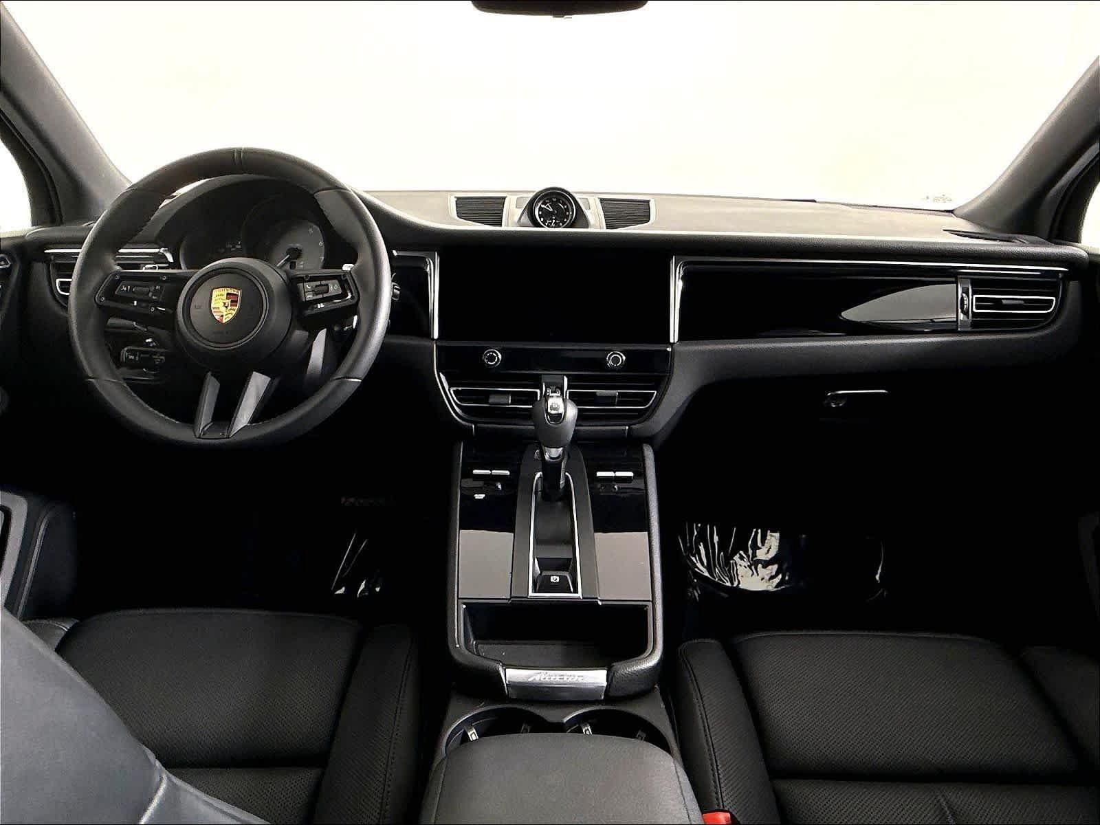 Certified 2023 Porsche Macan S AWD/4WD image 13