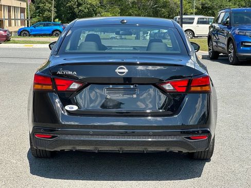 Used 2025 Nissan Altima 2.5 SV FWD image 7
