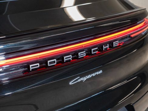 Certified 2026 Porsche Cayenne GTS AWD/4WD image 12
