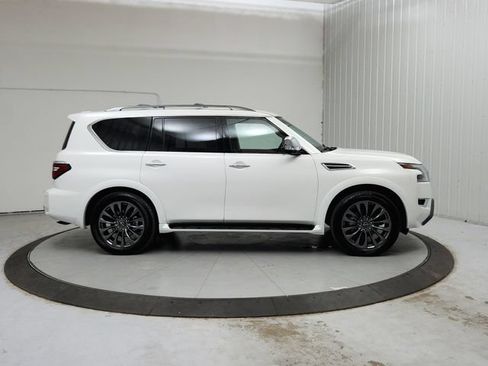 Used 2024 Nissan Armada Platinum w/ Captain's Chairs Package RWD image 9