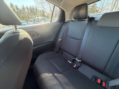 Used 2025 Toyota Prius LE image 37