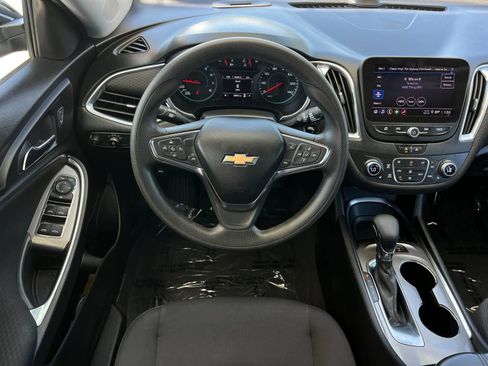 Used 2021 Chevrolet Malibu LT FWD image 15
