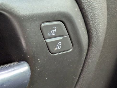 Used 2025 Chevrolet Silverado 1500 Custom Trail Boss w/ Dark Appearance Package image 28