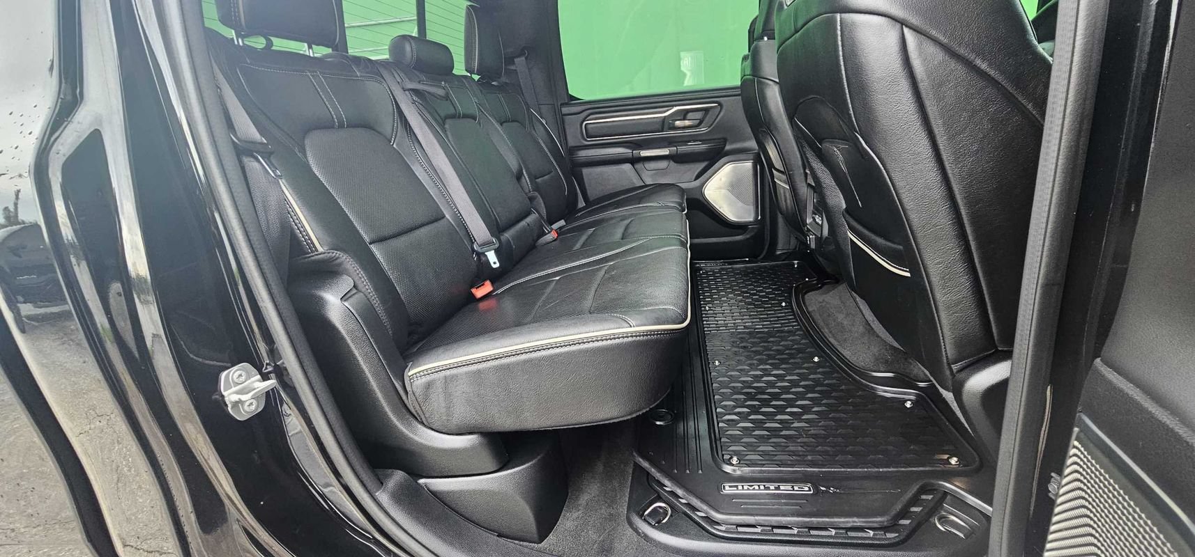 Used 2020 RAM 1500 Limited w/ Black Appearance Package AWD/4WD image 21