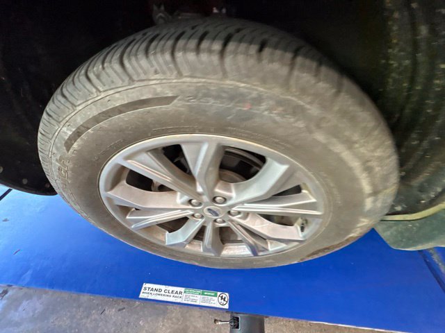 Used 2021 Ford Explorer Limited w/ Equipment Group 301A AWD/4WD image 26